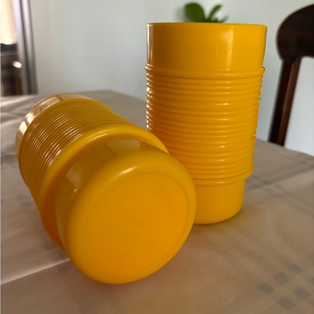Vintage Rubbermaid Stackable Drink Cups (2 cups)